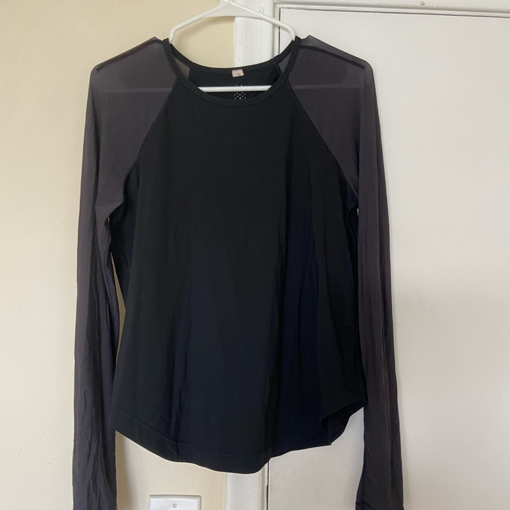 Lululemon long sleeve athletic top (Size:6)